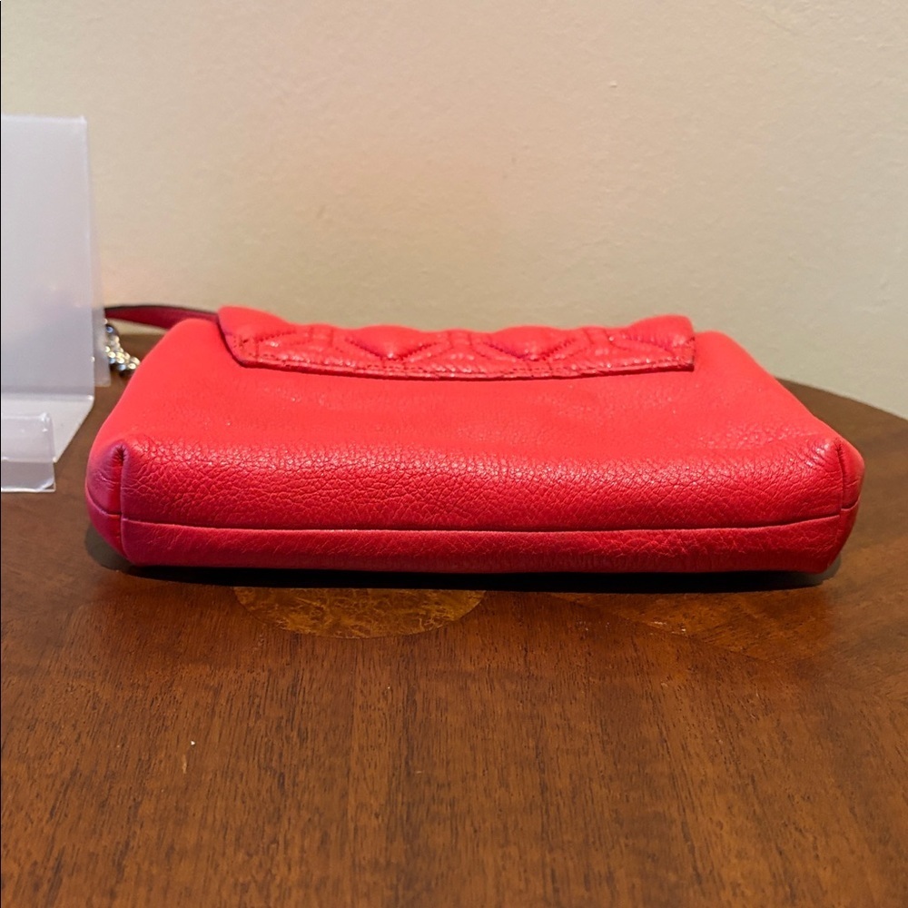 Kate Spade  Crossbody Bag  quilted leather  Red  turn lock  chain strap detail - Picture 9 of 17